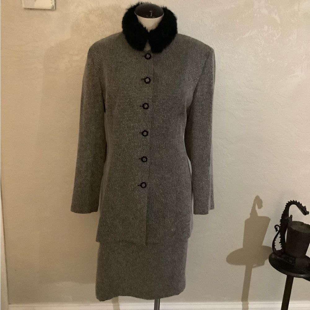 Virgo Skirt suit /Dress Removable faux Fur collar Sz 14